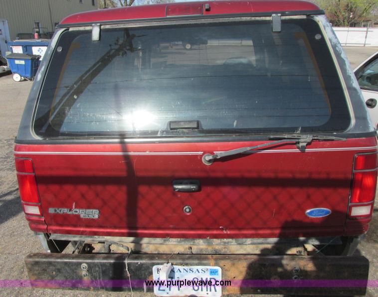 image for item J6738 1992 Ford Explorer SUV