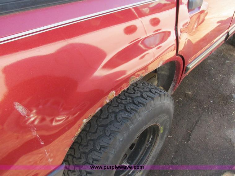 image for item J6738 1992 Ford Explorer SUV
