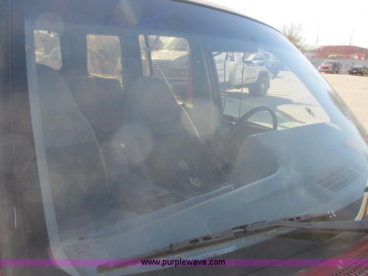 image for item J6738 1992 Ford Explorer SUV