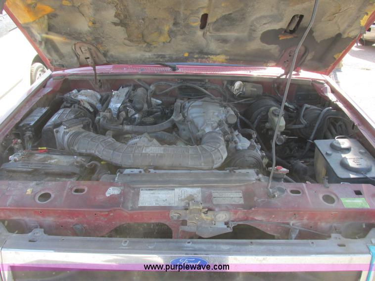 image for item J6738 1992 Ford Explorer SUV
