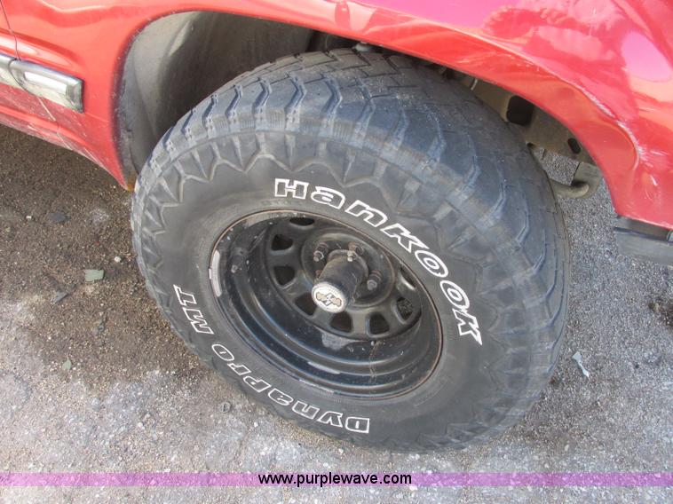image for item J6738 1992 Ford Explorer SUV