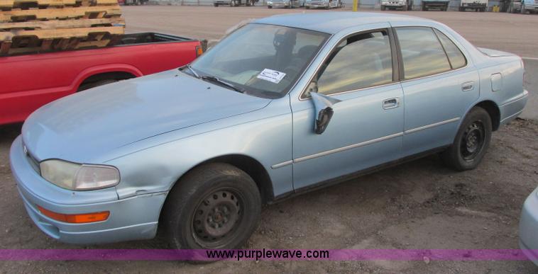 image for item J6739 1993 Toyota Camry LE