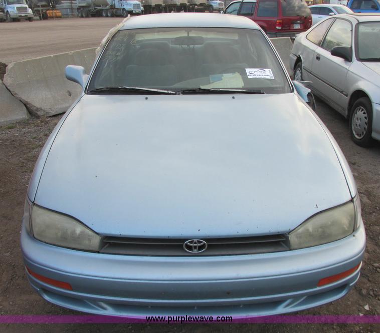 image for item J6739 1993 Toyota Camry LE