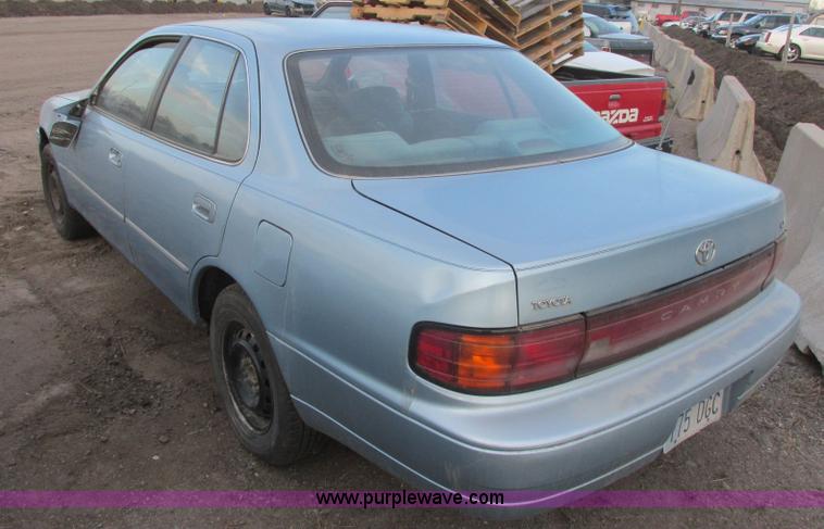 image for item J6739 1993 Toyota Camry LE