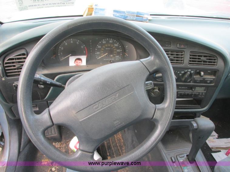 image for item J6739 1993 Toyota Camry LE