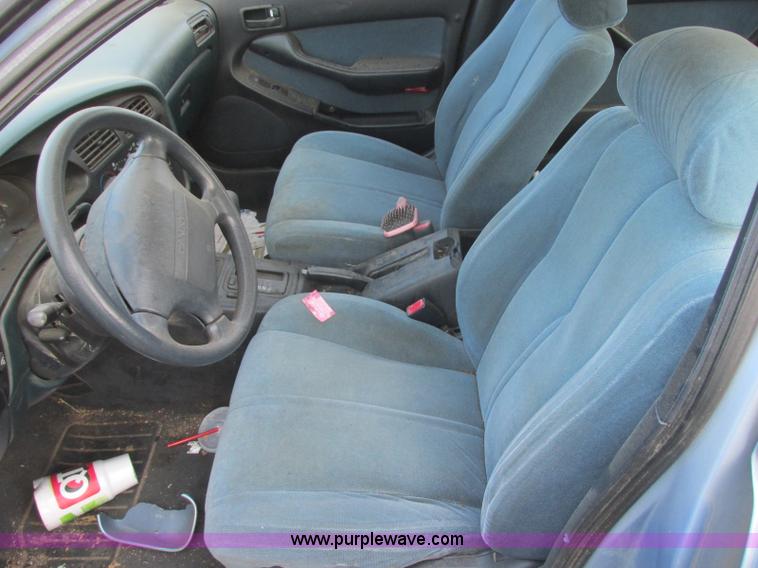 image for item J6739 1993 Toyota Camry LE