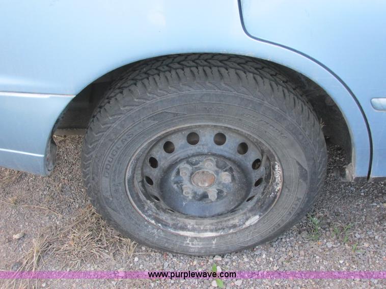 image for item J6739 1993 Toyota Camry LE