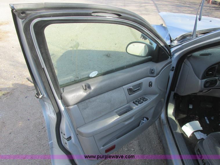 image for item J6741 2002 Ford Taurus SES