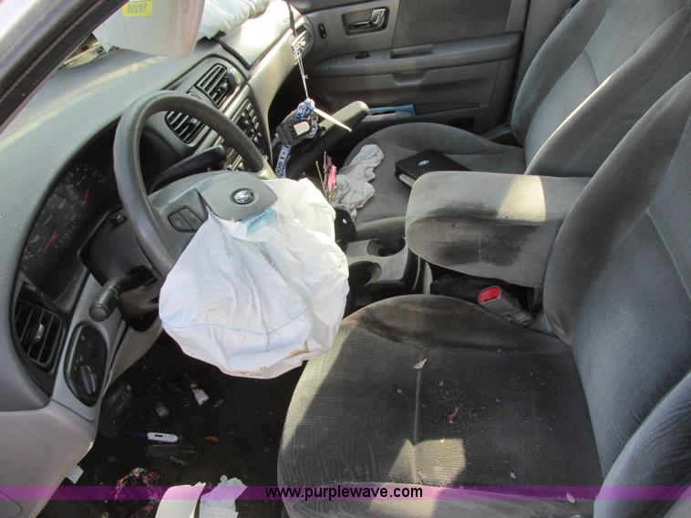 image for item J6741 2002 Ford Taurus SES