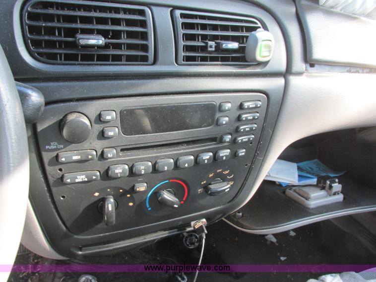 image for item J6741 2002 Ford Taurus SES