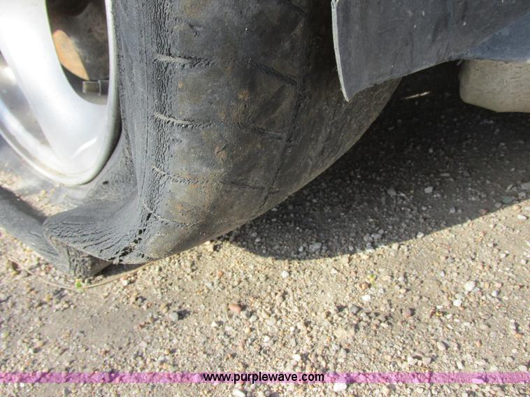 image for item J6741 2002 Ford Taurus SES
