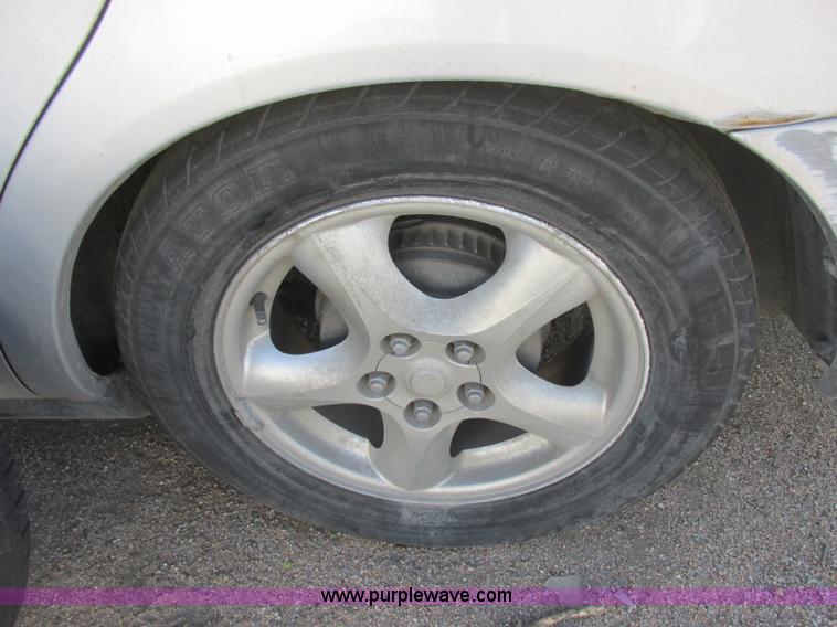 image for item J6741 2002 Ford Taurus SES