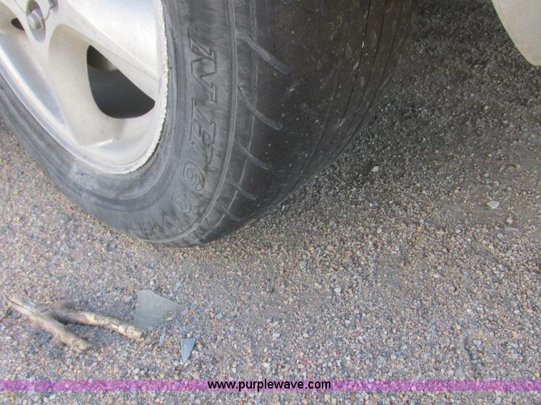 image for item J6741 2002 Ford Taurus SES