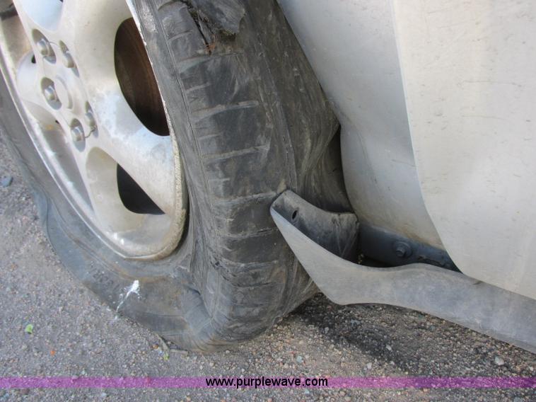 image for item J6741 2002 Ford Taurus SES