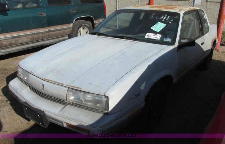 image for item J6742 1991 Oldsmobile Cutlass Calais
