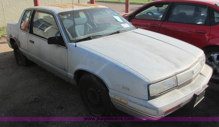 image for item J6742 1991 Oldsmobile Cutlass Calais