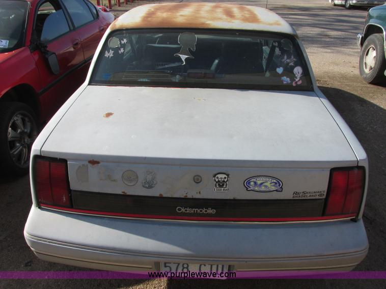 image for item J6742 1991 Oldsmobile Cutlass Calais