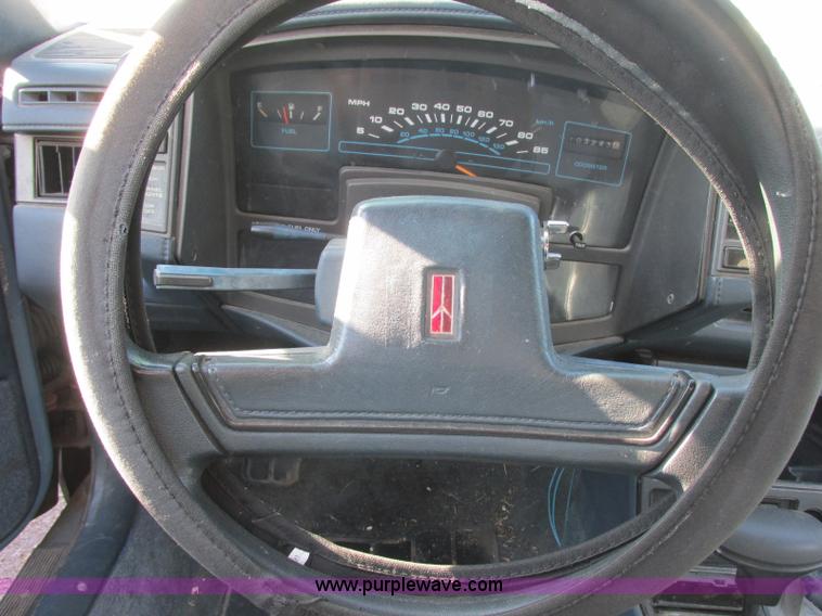 image for item J6742 1991 Oldsmobile Cutlass Calais