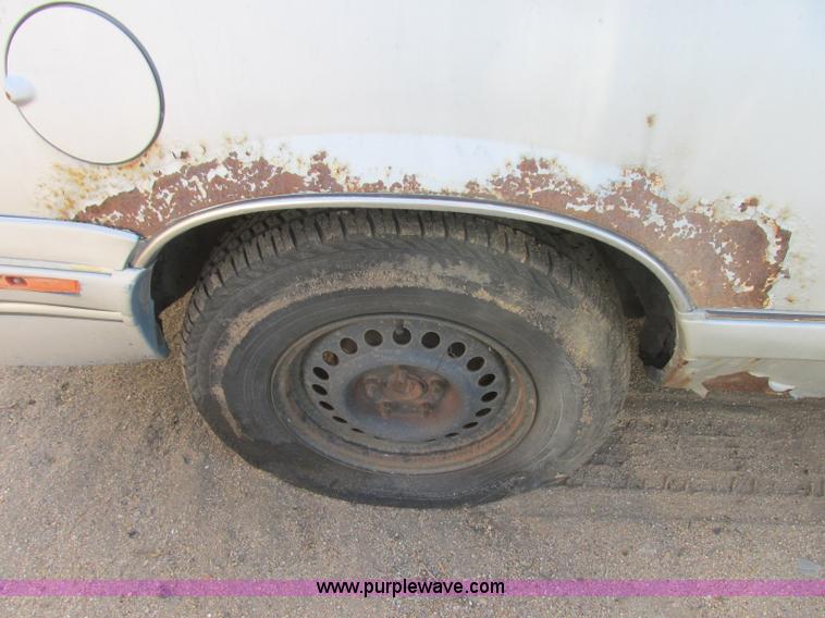 image for item J6742 1991 Oldsmobile Cutlass Calais