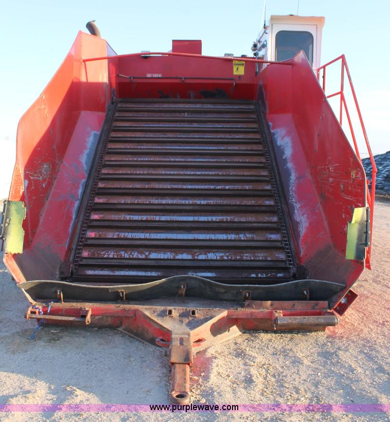 image for item AO9537 2008 Versa Bagger ID 1014 silage tube bagger