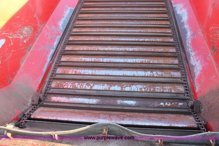 image for item AO9537 2008 Versa Bagger ID 1014 silage tube bagger