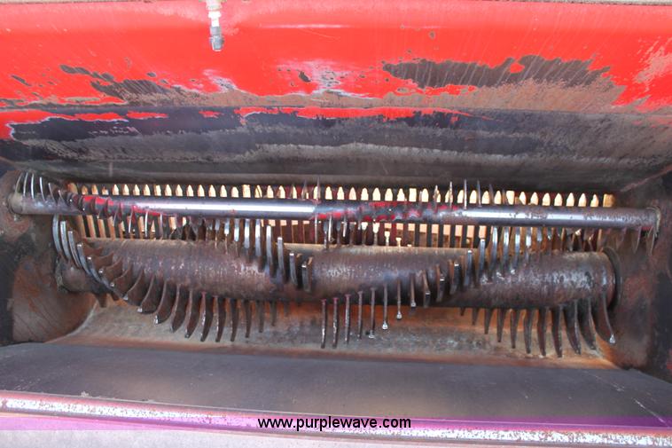 image for item AO9537 2008 Versa Bagger ID 1014 silage tube bagger