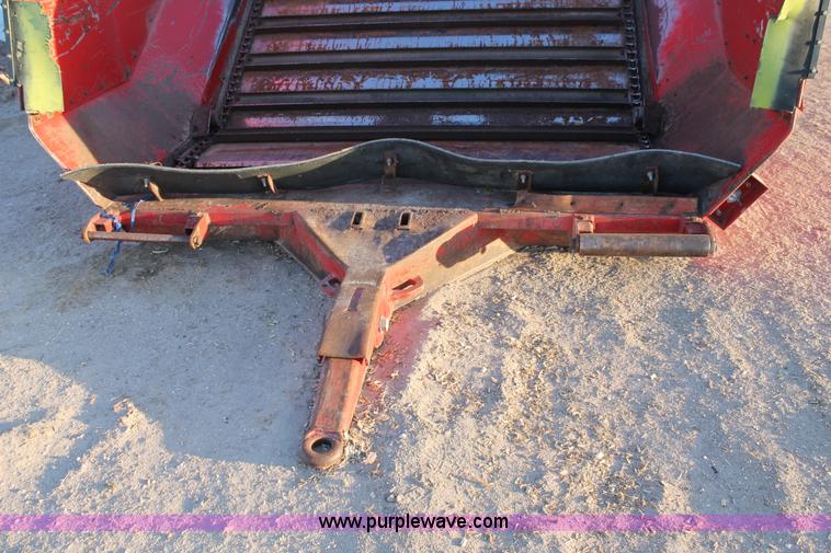 image for item AO9537 2008 Versa Bagger ID 1014 silage tube bagger