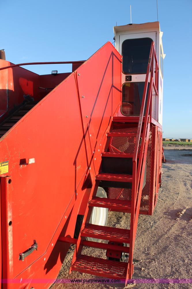 image for item AO9537 2008 Versa Bagger ID 1014 silage tube bagger