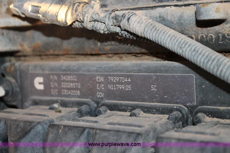 image for item AO9537 2008 Versa Bagger ID 1014 silage tube bagger