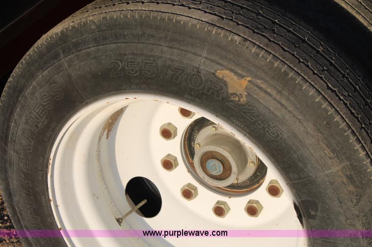 image for item AO9537 2008 Versa Bagger ID 1014 silage tube bagger