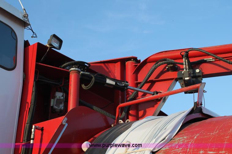 image for item AO9537 2008 Versa Bagger ID 1014 silage tube bagger