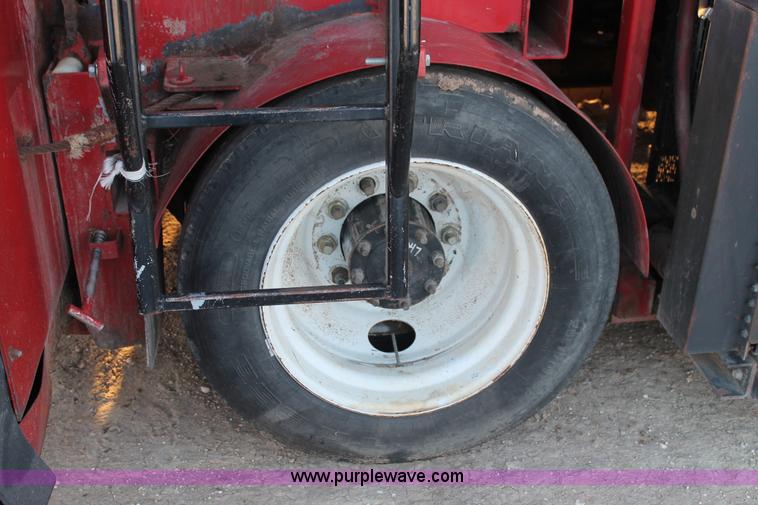 image for item AO9537 2008 Versa Bagger ID 1014 silage tube bagger