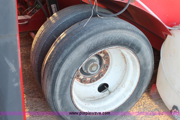 image for item AO9537 2008 Versa Bagger ID 1014 silage tube bagger