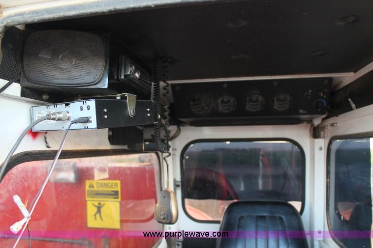 image for item AO9537 2008 Versa Bagger ID 1014 silage tube bagger