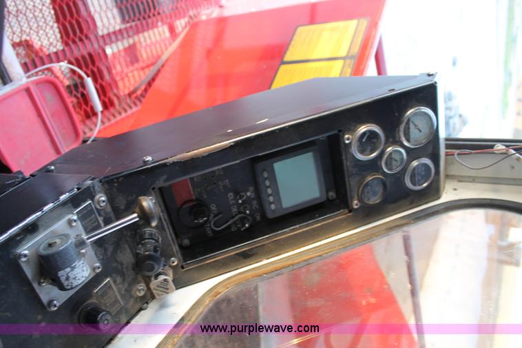 image for item AO9537 2008 Versa Bagger ID 1014 silage tube bagger