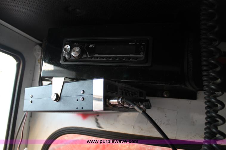 image for item AO9537 2008 Versa Bagger ID 1014 silage tube bagger