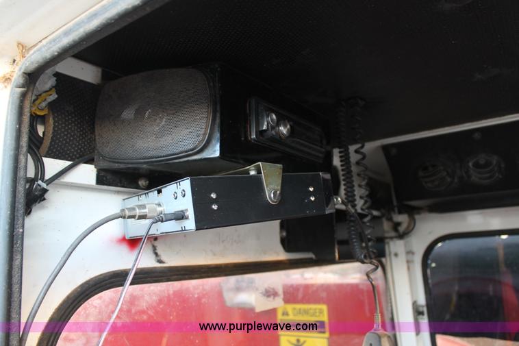 image for item AO9537 2008 Versa Bagger ID 1014 silage tube bagger