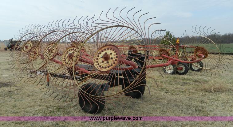 image for item AQ9253 Kelderman 10 wheel hay rake