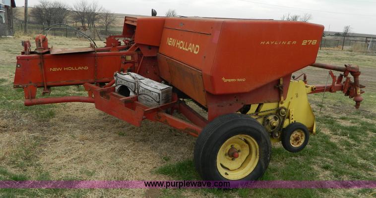 image for item AQ9260 New Holland 278 small square baler