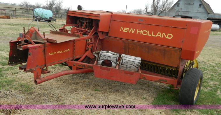 image for item AQ9260 New Holland 278 small square baler