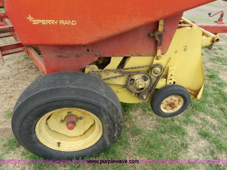 image for item AQ9260 New Holland 278 small square baler