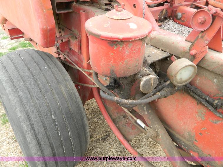 image for item AQ9260 New Holland 278 small square baler