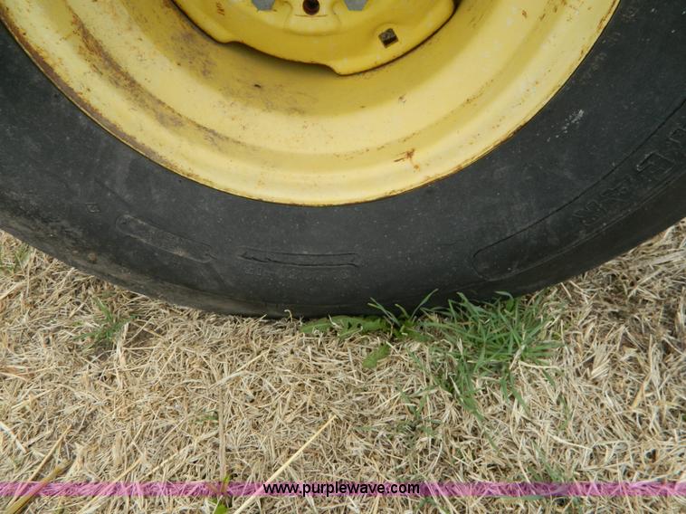 image for item AQ9260 New Holland 278 small square baler