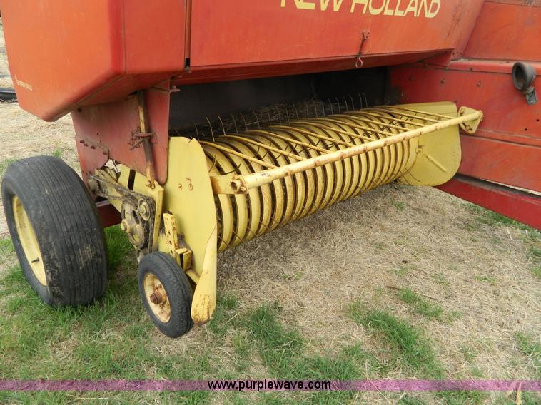 image for item AQ9260 New Holland 278 small square baler