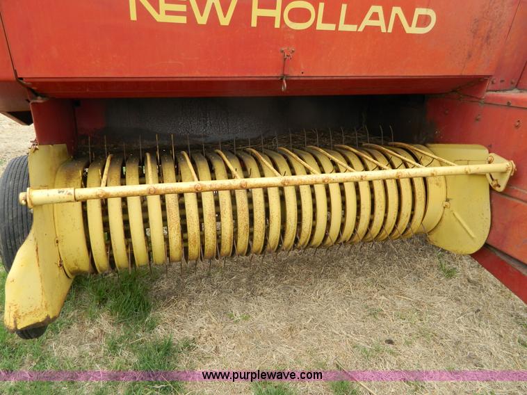 image for item AQ9260 New Holland 278 small square baler