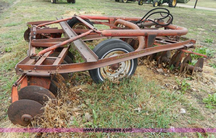image for item AQ9264 Ford L Series tandem disk