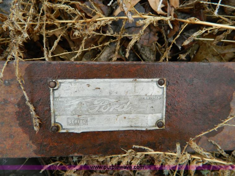 image for item AQ9264 Ford L Series tandem disk