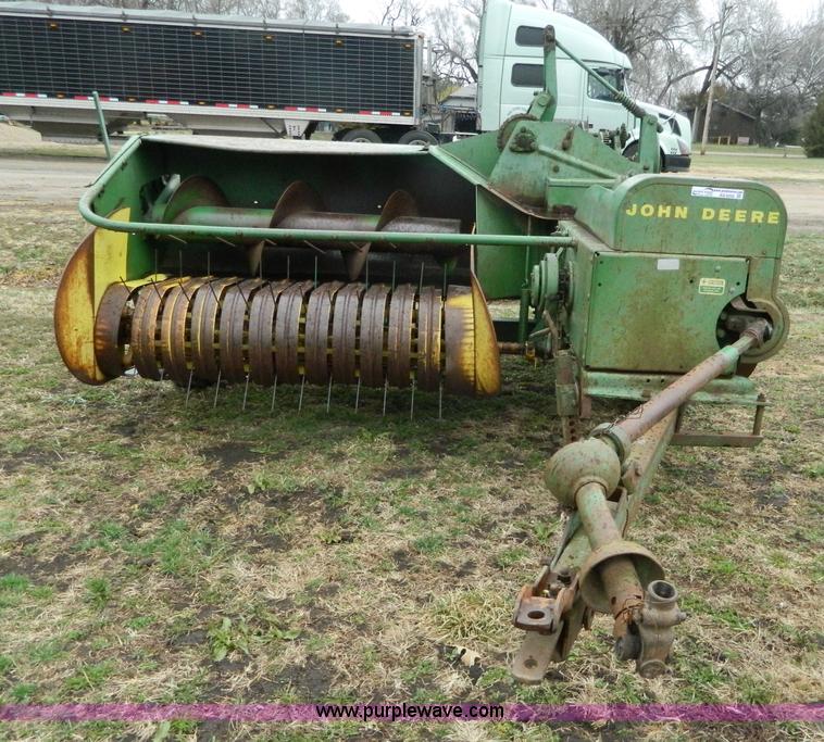 image for item AQ9266 John Deere 24WS small square baler