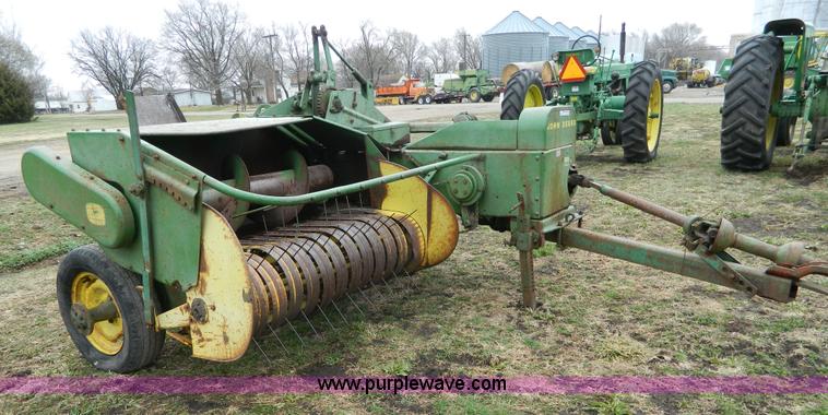 image for item AQ9266 John Deere 24WS small square baler