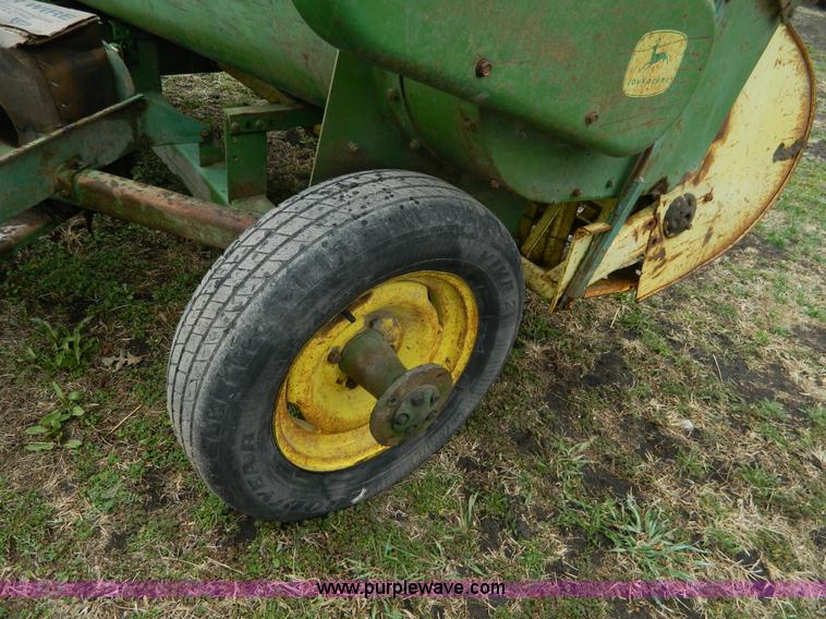 image for item AQ9266 John Deere 24WS small square baler